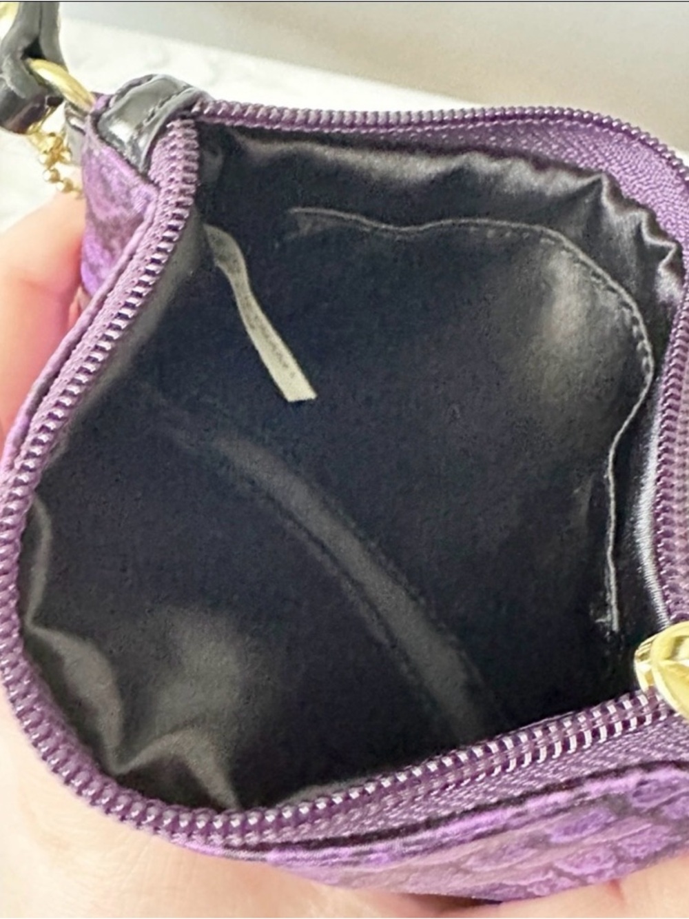 Coach Purple Patterned Wristlet Like NEW - Picture 6 of 8